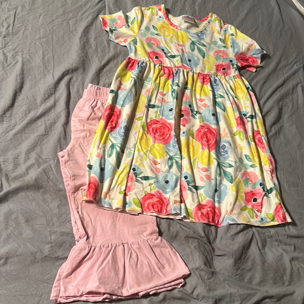 Ruffle Girl Capri/tunic set